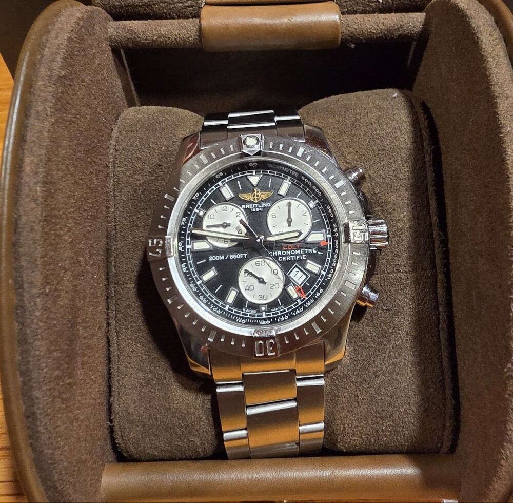 BREITLING Colt Chronograph A73388 Men's Watch. 44mm, Quartz Movement.